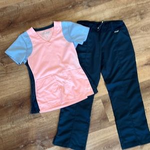 Grey’s Anatomy Active scrub set